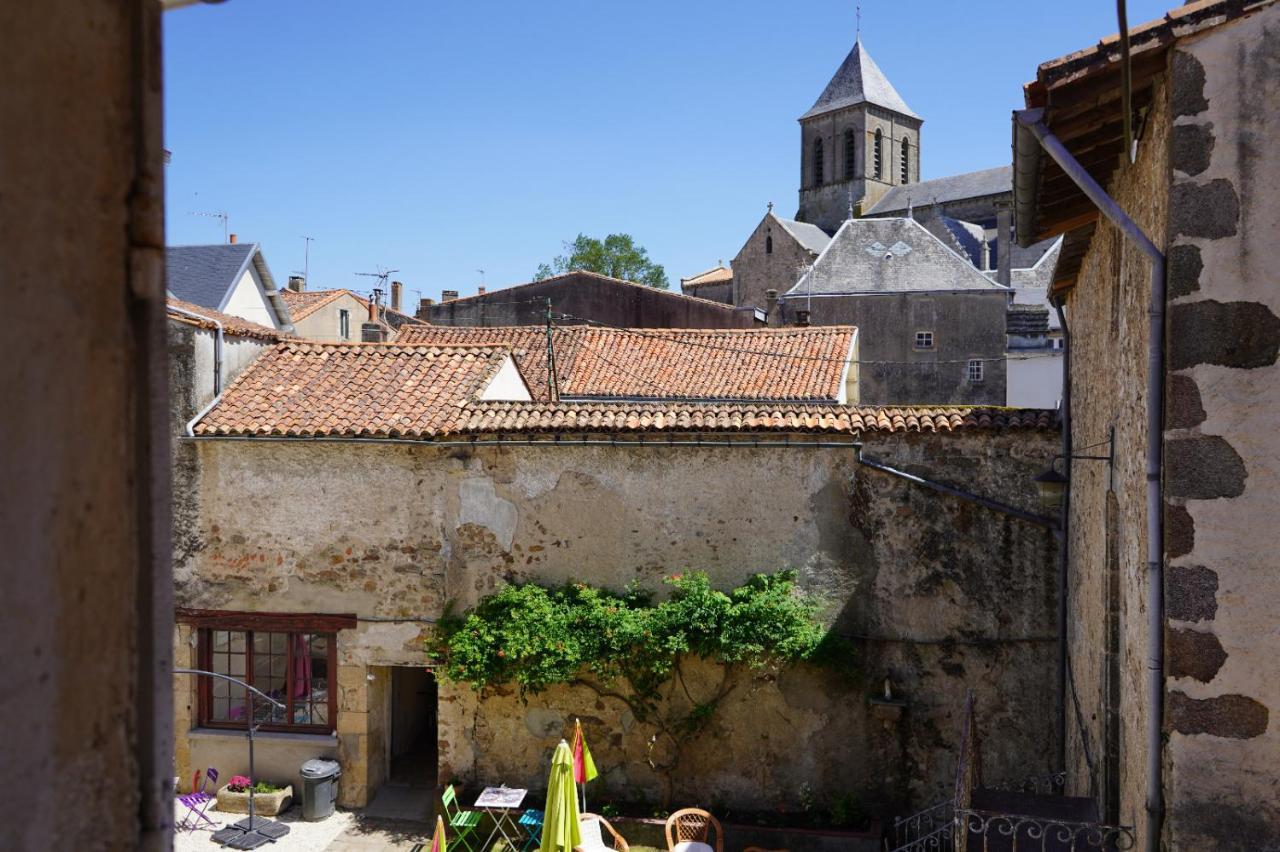 Un Dimanche Chez Julie Chambre Celestine Parthenay Buitenkant foto